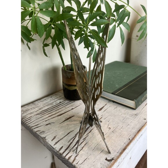 Vintage MCM Tall 9” Brass Butterfly Flying Sculpture W/ Flowing Antennas / Boho - Picture 5 of 7